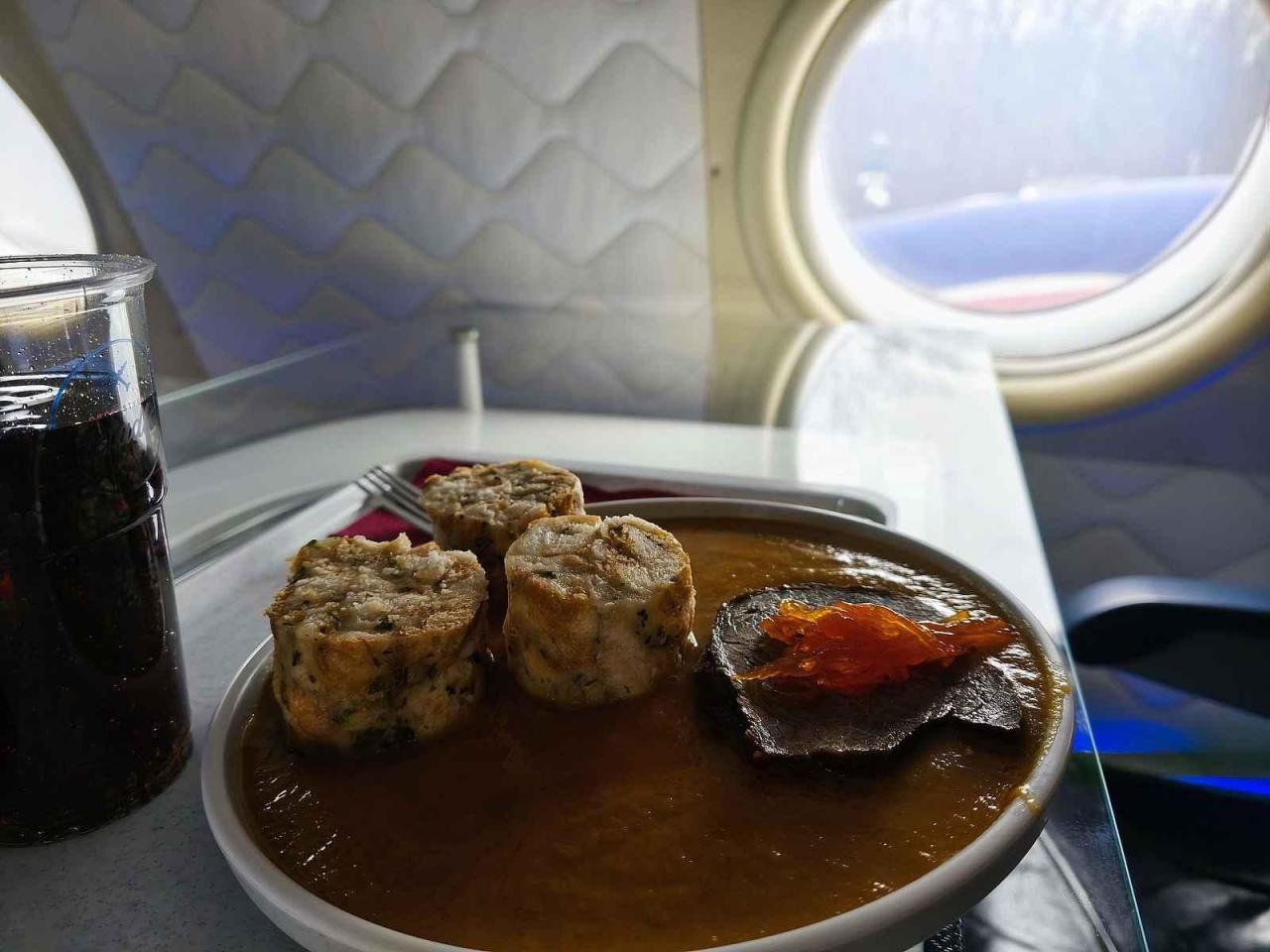 Svíčkova byla jako od babičky v restauraci v letadle u D10.