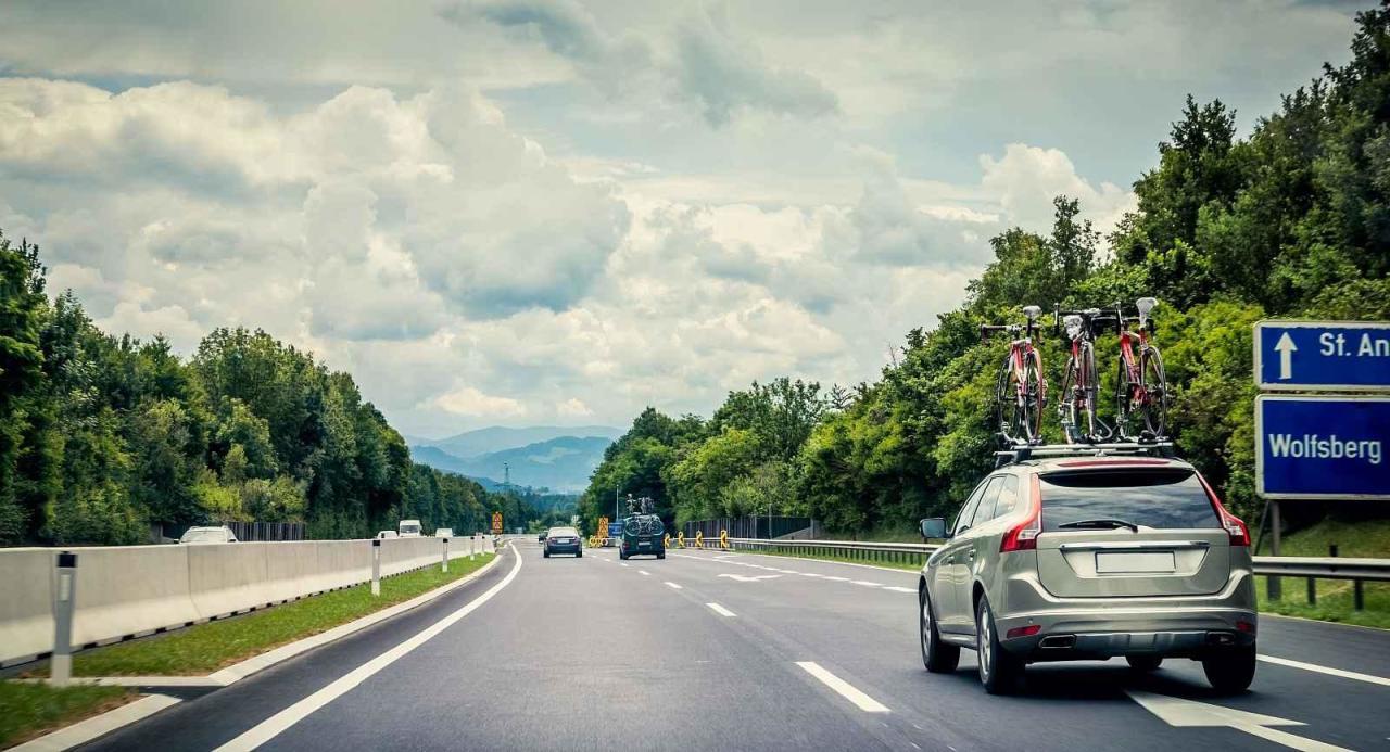 Za rakouské dálnice si řidiči v roce 2021 připlatí.