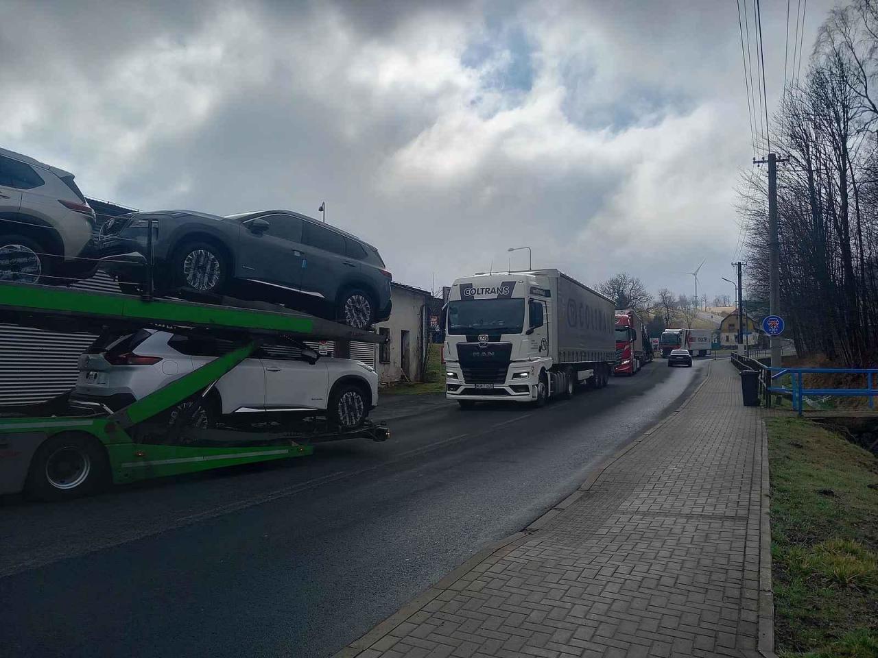 Kamiony v Petrovicích a v přilehlých oblastech