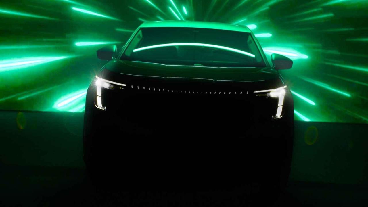 Sedmimístná elektrická Škoda se začíná odhalovat.