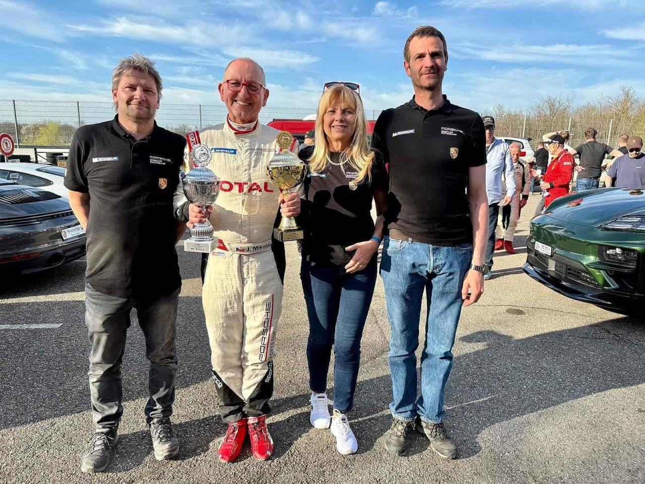 V novém seriálu Porsche PCC-PRO ve Francii skončil Jaroslav Mikoláš na druhém a prvním místě.