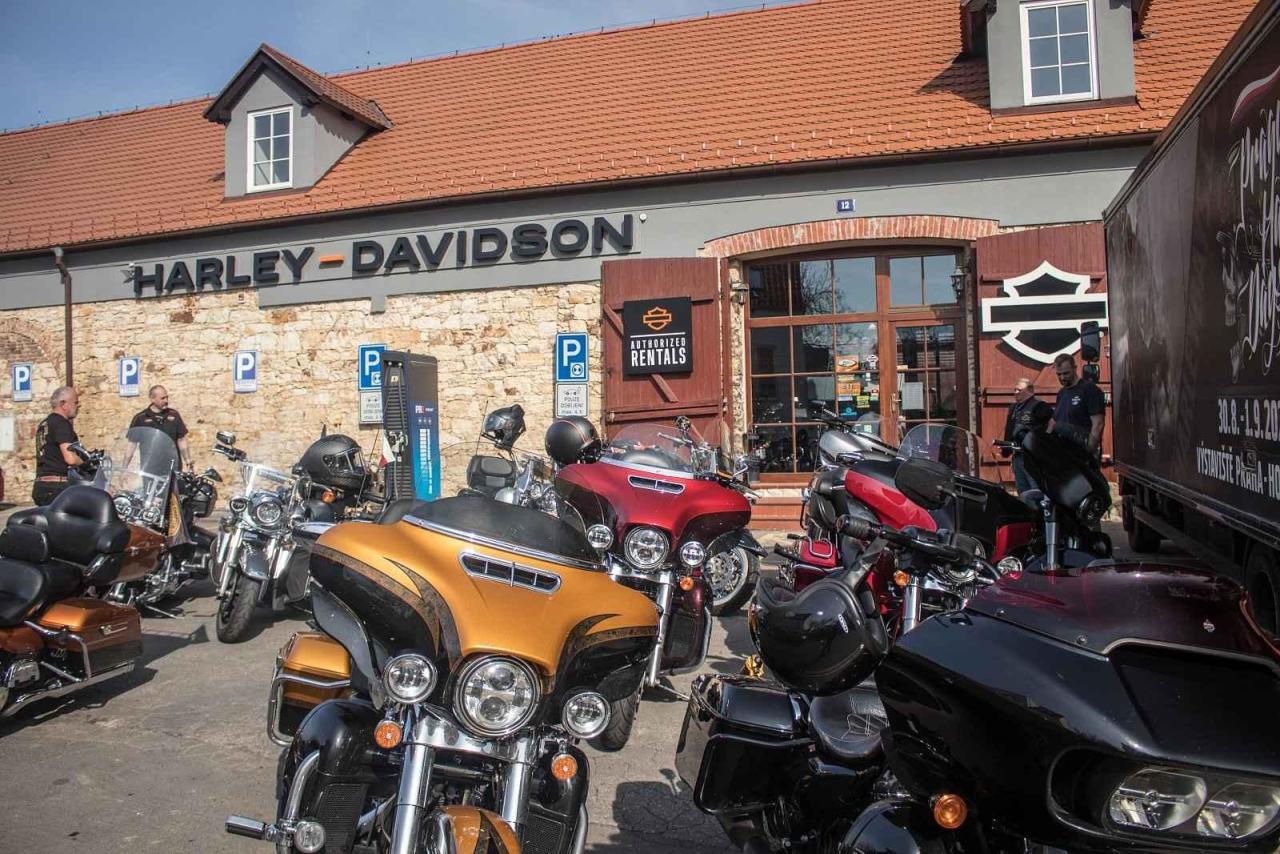 Prodejna Harley-Davidson v pražských Košířích funguje už od roku 1993.