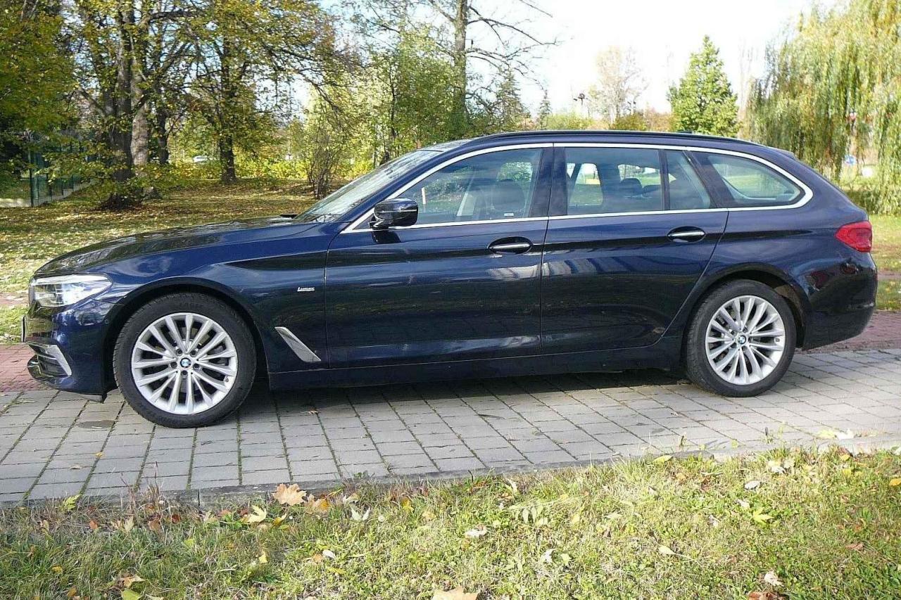 BMW Řada 5 – 520D X-drive.