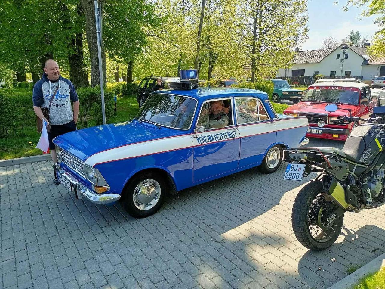 Motory, co něco pamatují. Tak to vypadalo v Jiřících na prvního máje. Podívejte se.