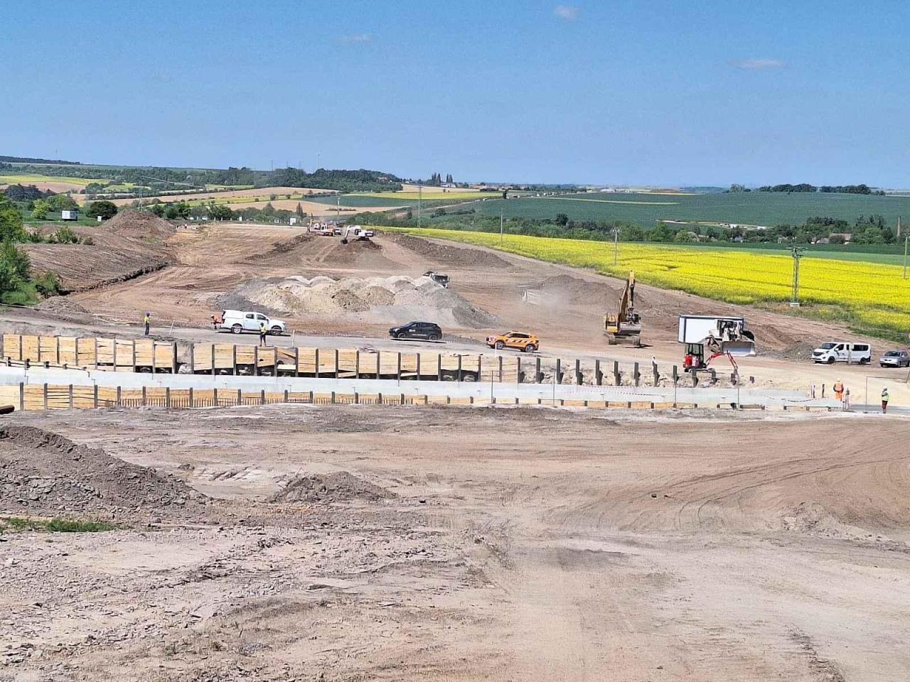 Největší posun je možné vidět na úseku Slaný – Kutrovice.