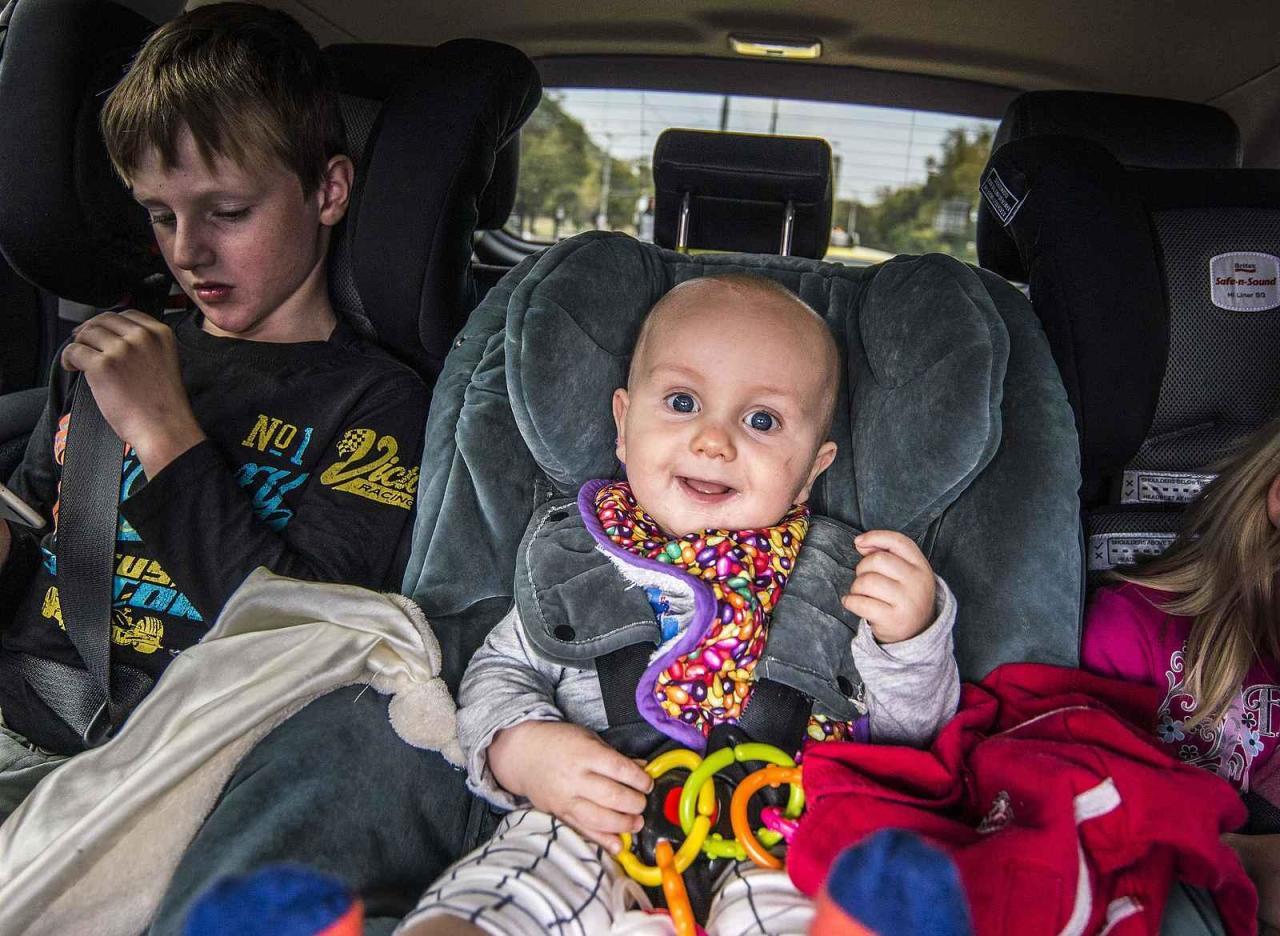 Fotka článku - Kdy smí jet dítě bez autosedačky či podsedáku? Pozor na mýty týkající se věku