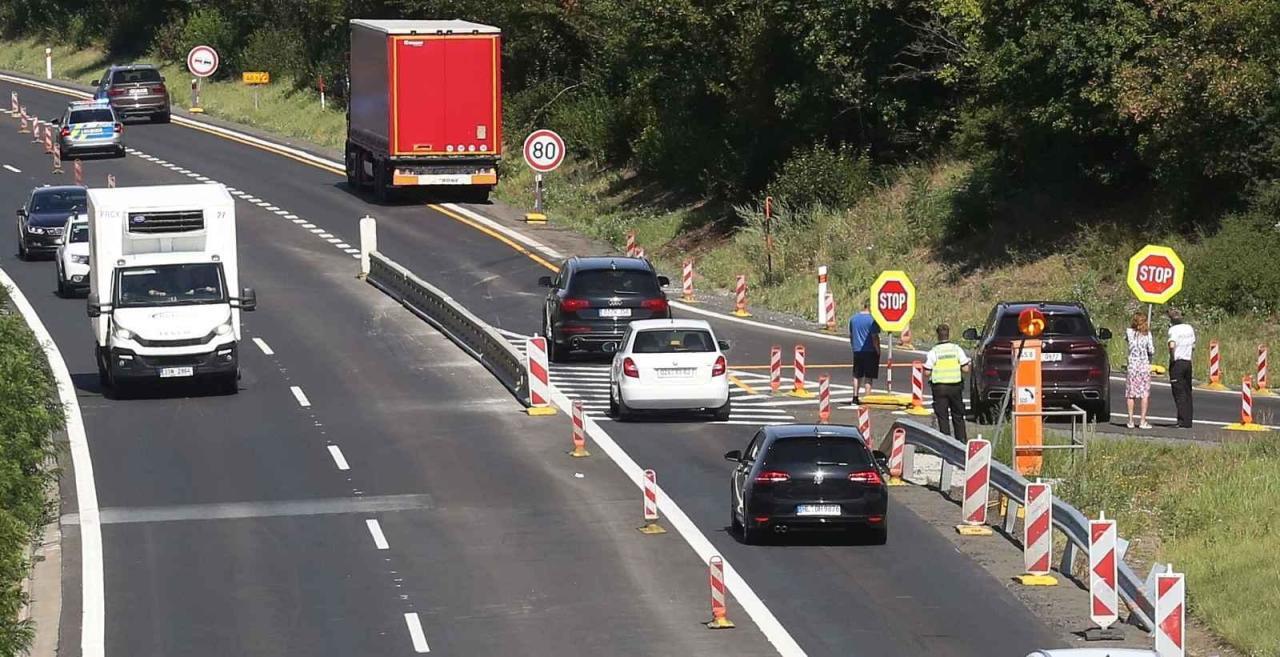 Zúžený úsek na dálnici.