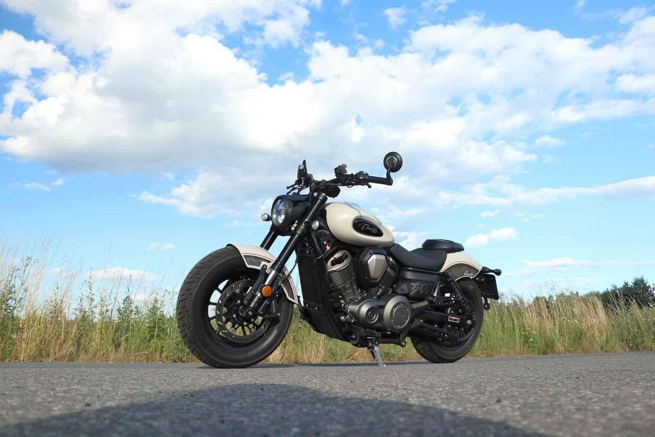 Benda Chinchilla 500 patří k motorkám, za kterými se na silnici zálibně otočíte.