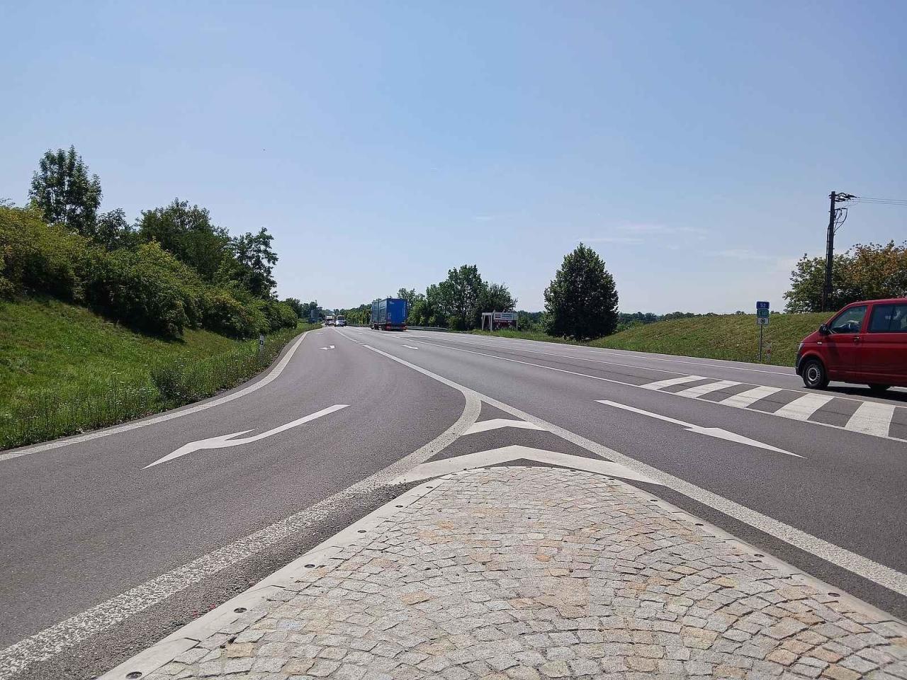 Místo dvou pruhů nová dálnice. Automobilová doprava z Brna do Vídně by se měla zkrátit o třicet minut.