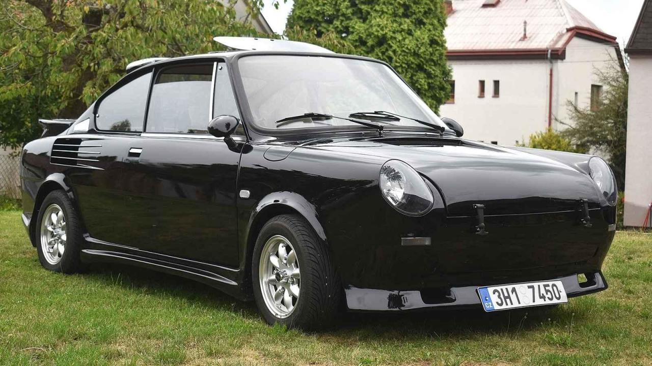 Škoda 110 R ve stylu Porsche je pozoruhodný automobil.
