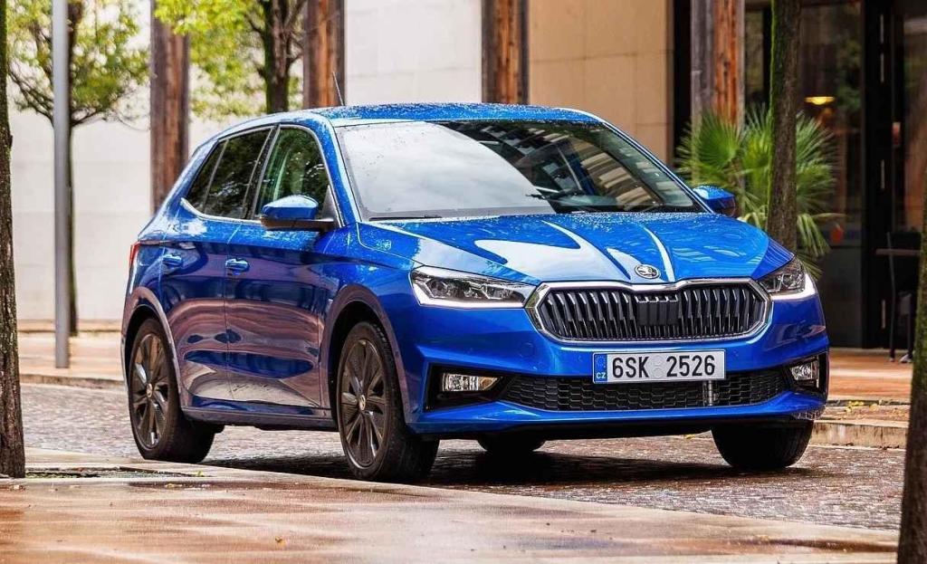 Fotka článku - Fabia, Ibiza, nebo Yaris: které tříleté benzinové auto vybrat?