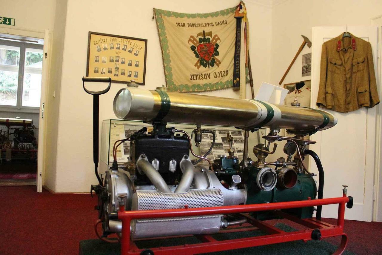Hasičské muzeum v Krupce, má nádhernou expozici, kterou zdobí jedna z největších kolekcí motorových čerpadel - stříkaček značky Flader. Expozice se chystá na oslavu desátých narozenin.