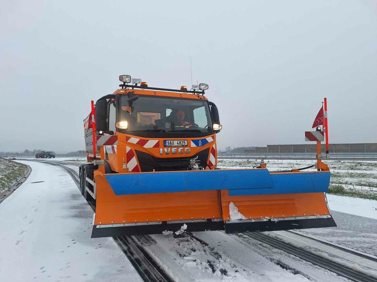 Po D35 kolem Vysokého Mýta už se jezdí. Zatím ale jenom údržba