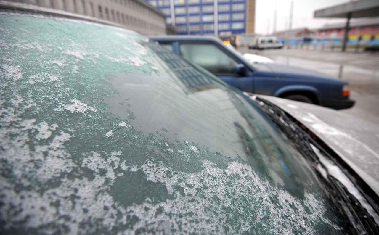 Fotka článku - Jak rychle rozmrazit auto: jednoduché a levné vychytávky, které opravdu fungují