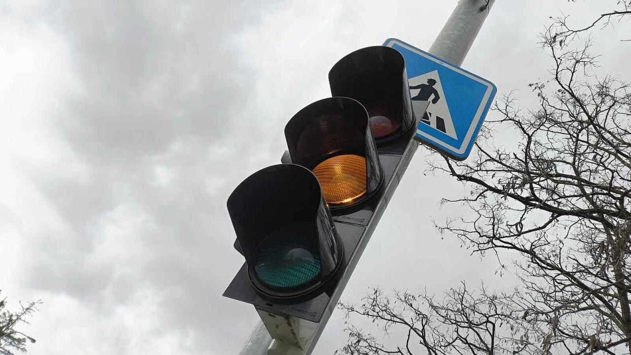 Fotka článku - Častý přestupek za hodně trestných bodů: na toto si dejte na semaforech pozor!