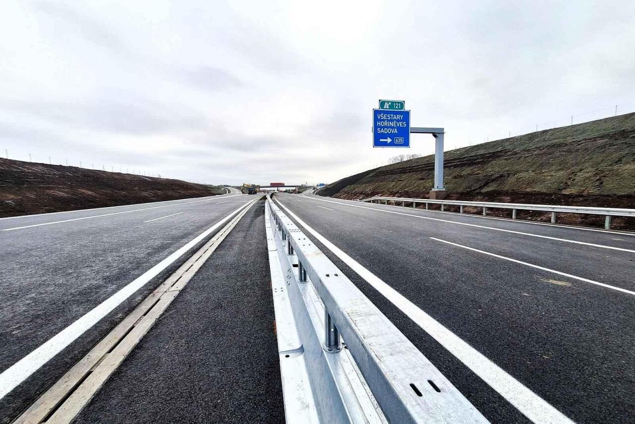 Fotka článku - Nový úsek D35 se otevírá v úterý. Na řidiče čeká 10,5 km bez dálniční známky