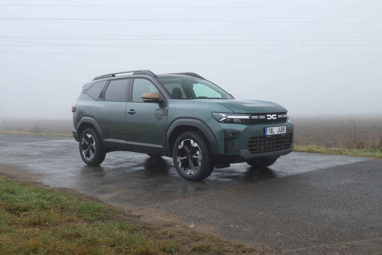 Dacia Bigster je posledním přírůstkem do modelové řady značky a zároveň její vlajkovou lodí.