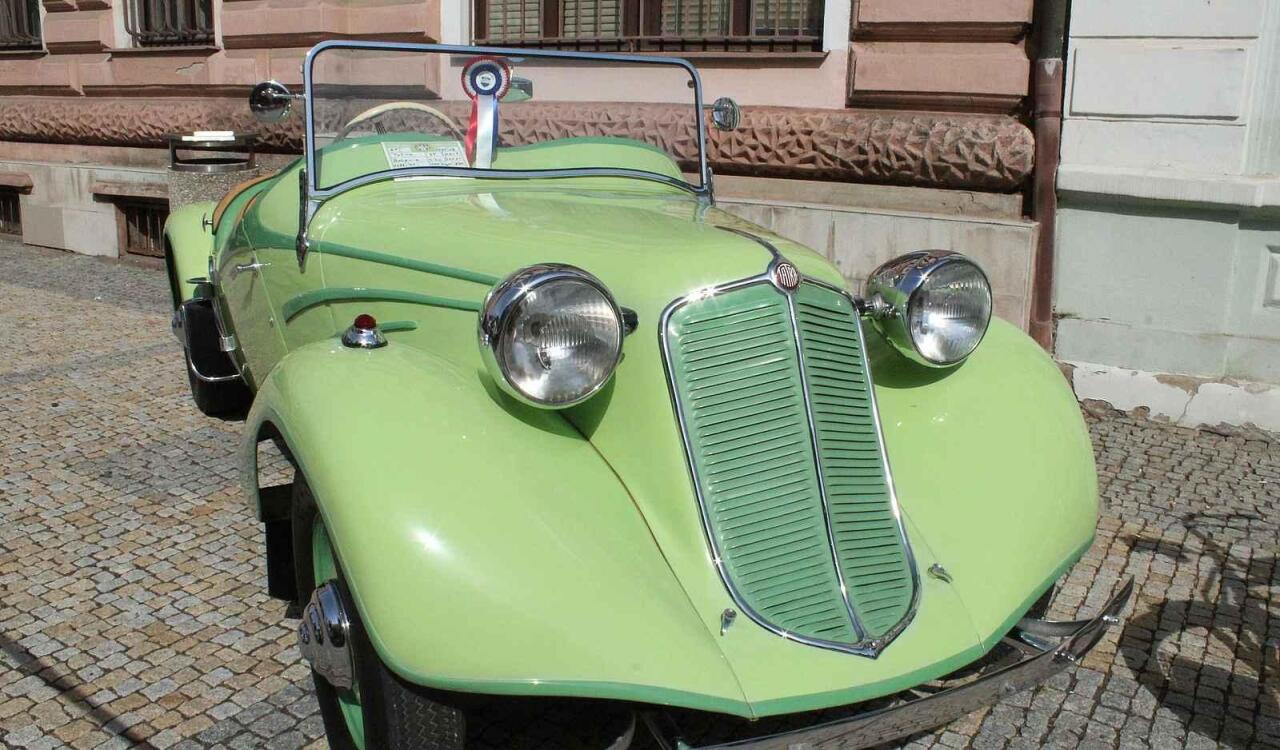 Fotka článku - Unikátní Tatra 75 Sport Bohemia: Krasavice je na prodej nebo na výměnu