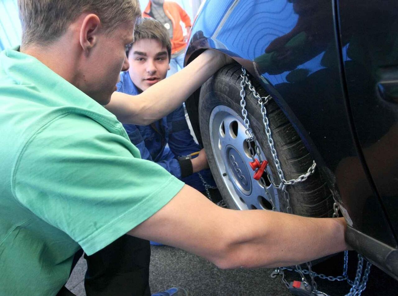 Fotka článku - Sněhové řetězy: Kdy je musíte nasadit, kde hrozí pokuta a jak vybrat ty správné
