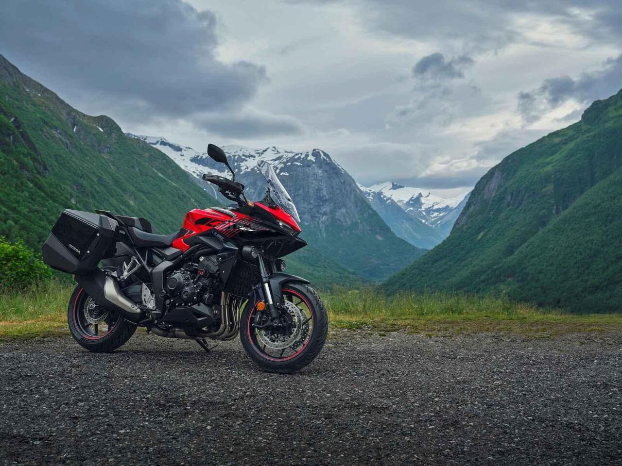 Fotka článku - Motocyklové novinky Honda 2026: ceny, technika i první elektrická motorka