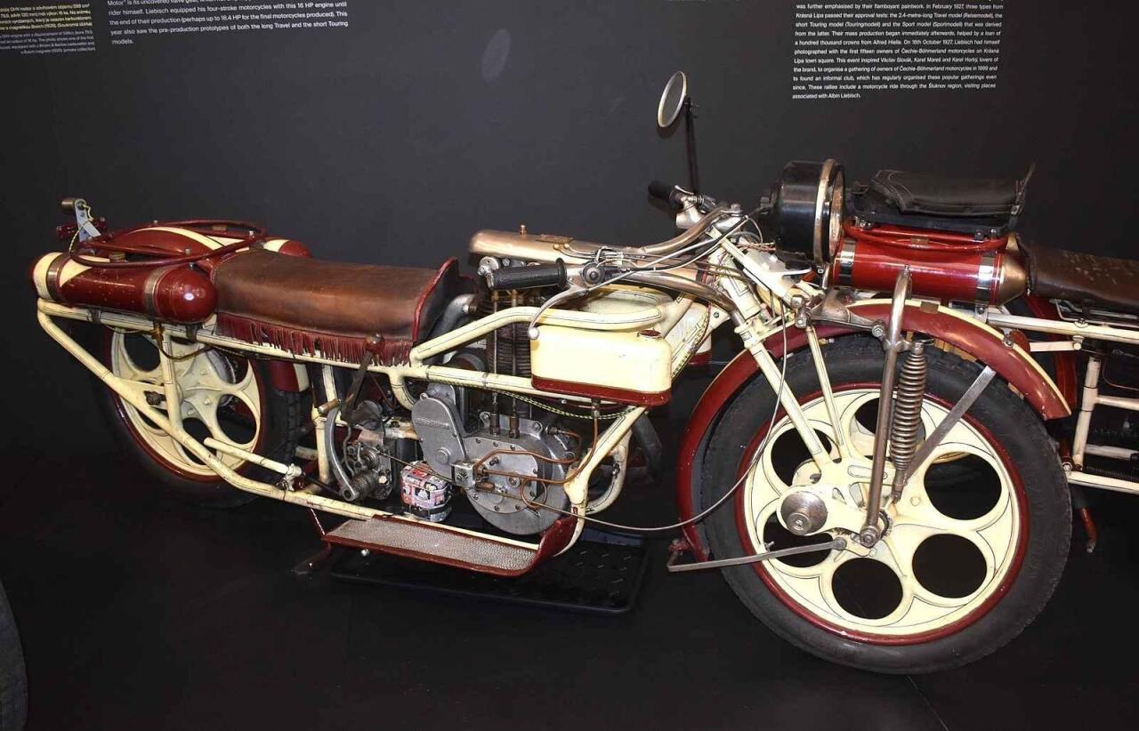 Fotka článku - Splašené lavice na kolech: Motocykly Čechie Böhmerland vznikly před 100 lety