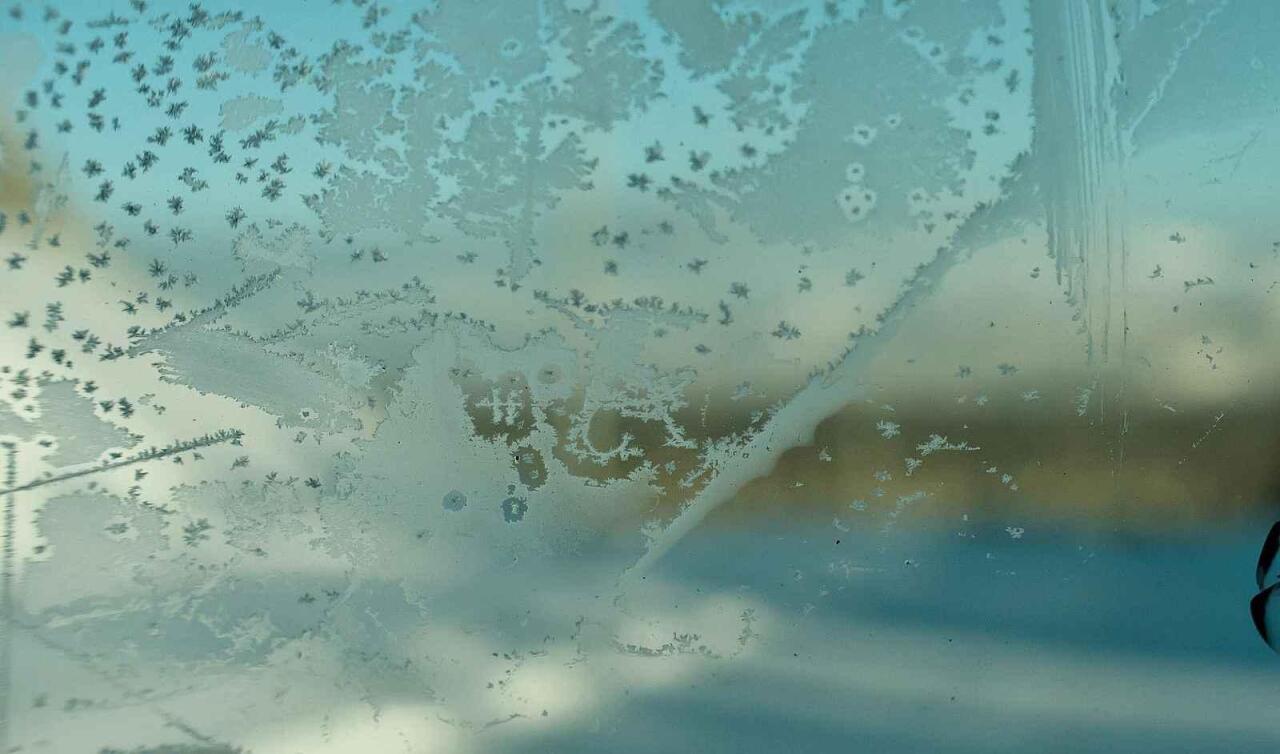 Fotka článku - Zimní vlhkost v autě: Poradíme, jak na zamlžená okna a studenou realitu