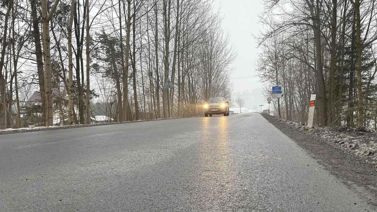 Fotka článku - Když silnice klame: Seznamte se s černým ledem, nejzrádnější zimním jevem