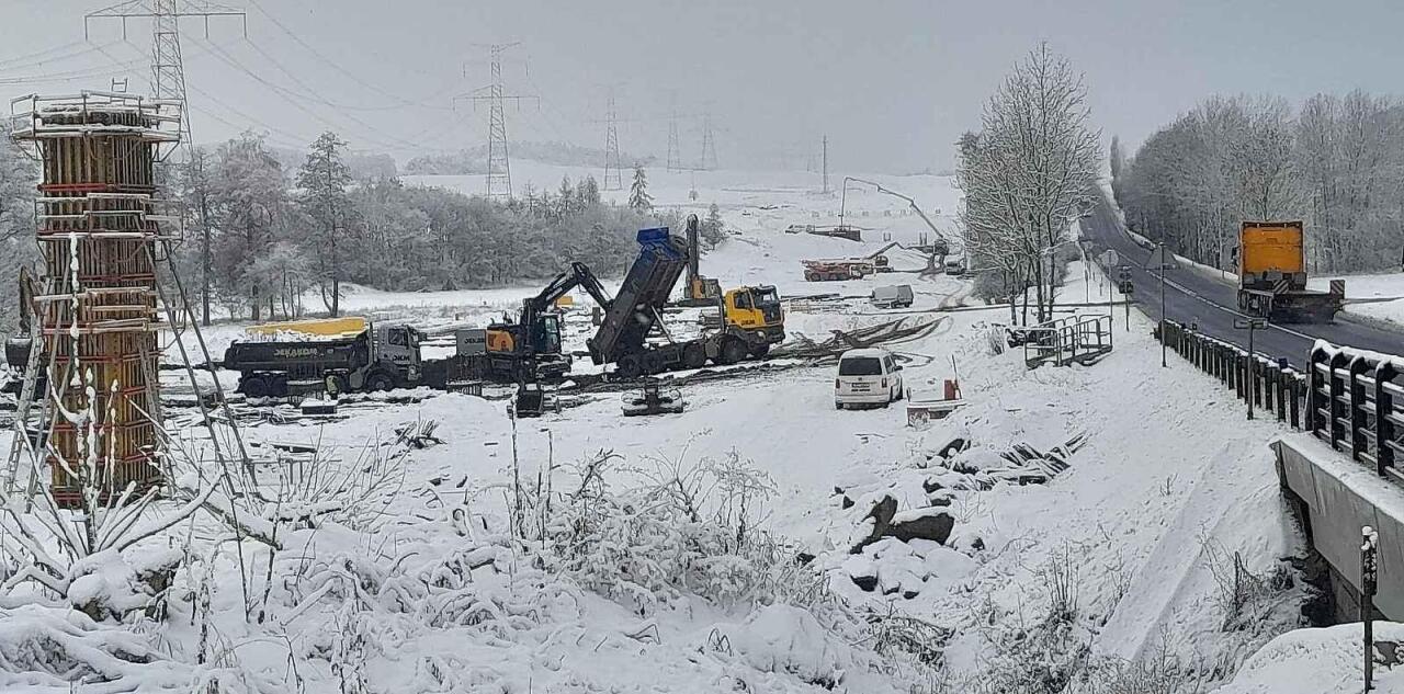 Fotka článku - D6 roste vysoko v horách. Dálnice mezi Prahou a Vary míří do finále