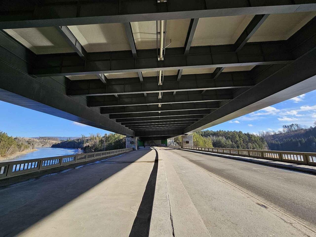 Fotka článku - Dva mosty nad sebou: Unikátní dálniční stavba nemá v Česku obdoby