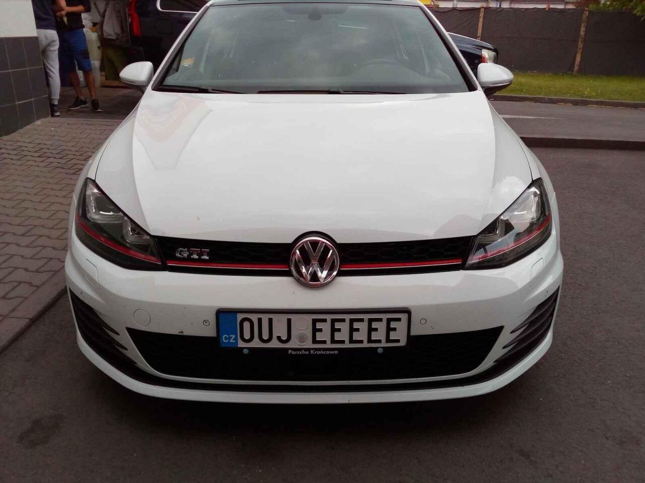 Fotka článku - SPZ na přání jsou s námi deset let: podívejte se, co řidiči dokážou vymyslet