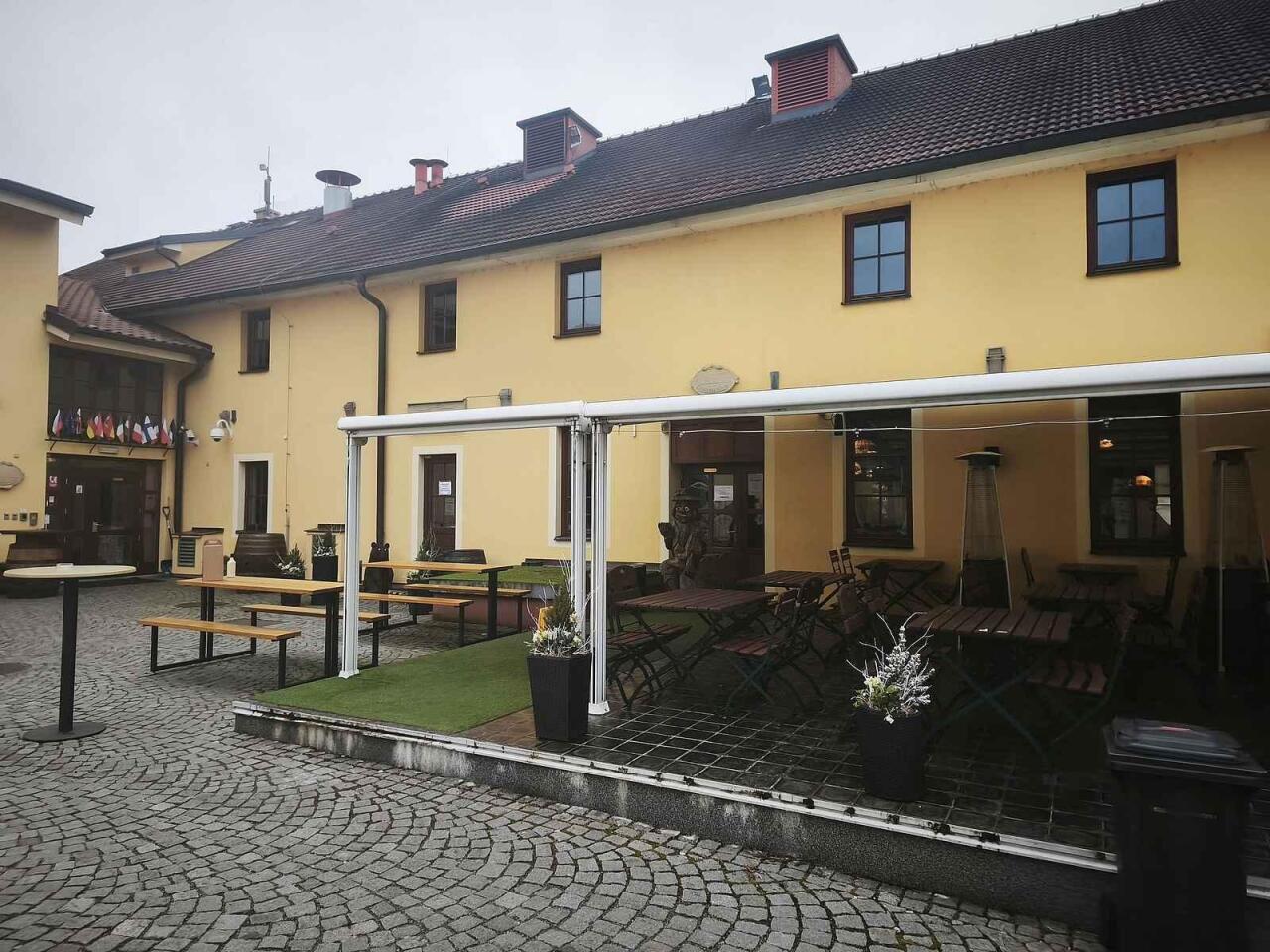 Fotka článku - Domácí knedlíky či gothaj s cibulí: Tento podnik u D5 sází na poctivou kuchyni