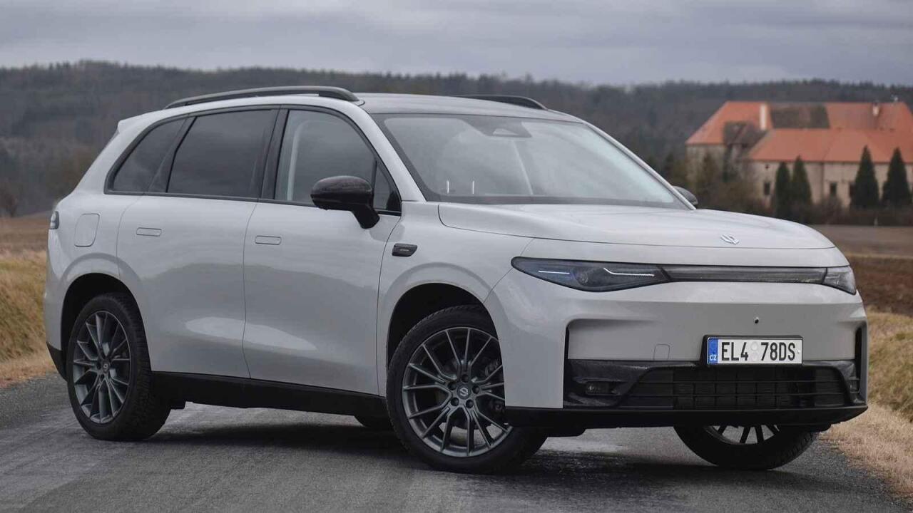 Fotka článku - Test Leapmotor C10: Zajímavý pohon, ale příliš komplikované ovládání