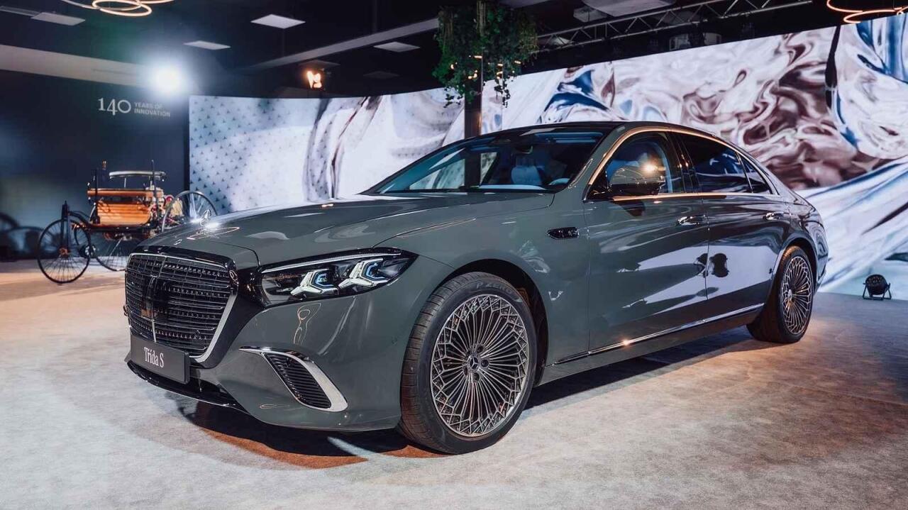 Fotka článku - Ohřívá pásy i nápoje. Nový „nej“ Mercedes si stále ponechává i osmiválec