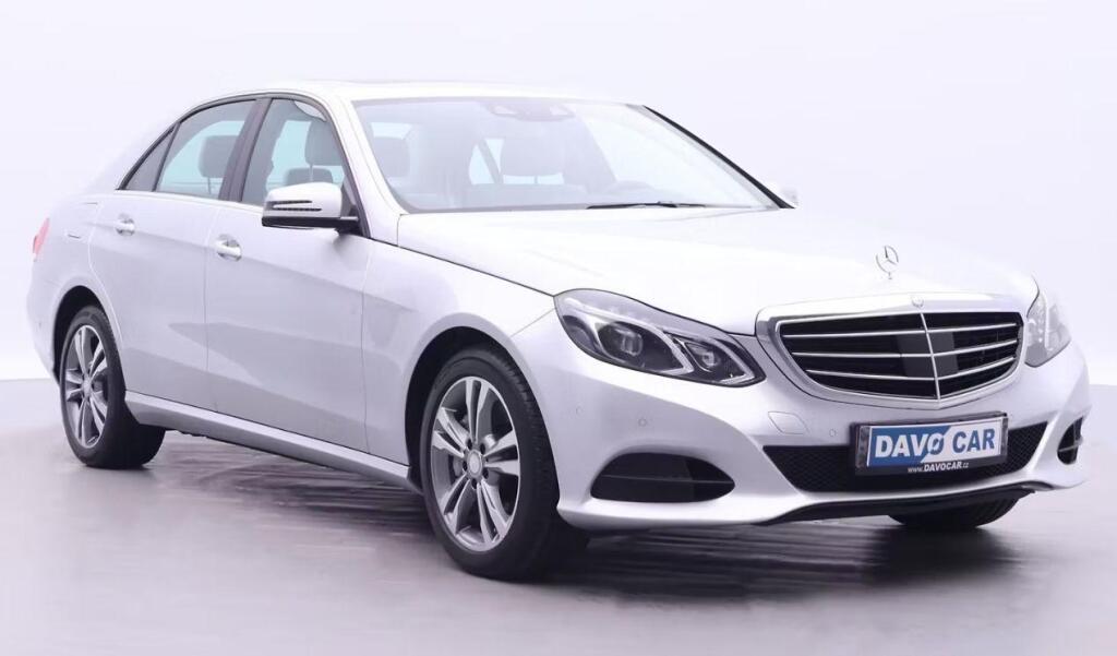 Fotka článku - Mercedes-Benz E 350: koupit čtvrtou generaci s benzínovým šestiválcem?