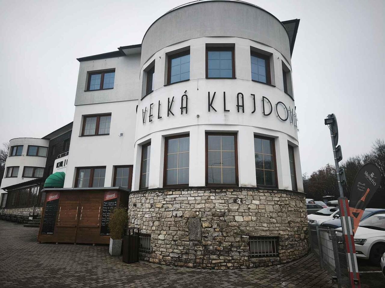 Fotka článku - Mají vlastní pivo, poctivou kuchyni a výhled na Alpy. Znáte brněnský Barrandov?