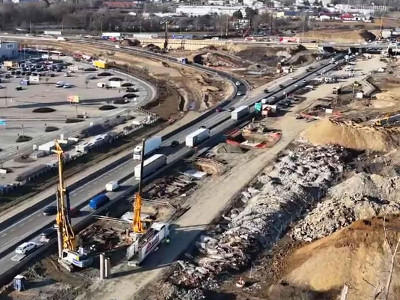 Fotka článku - Za den tu projede 80 tisíc aut. Silničáři ukázali křižovatku D1 a D2 z dronu