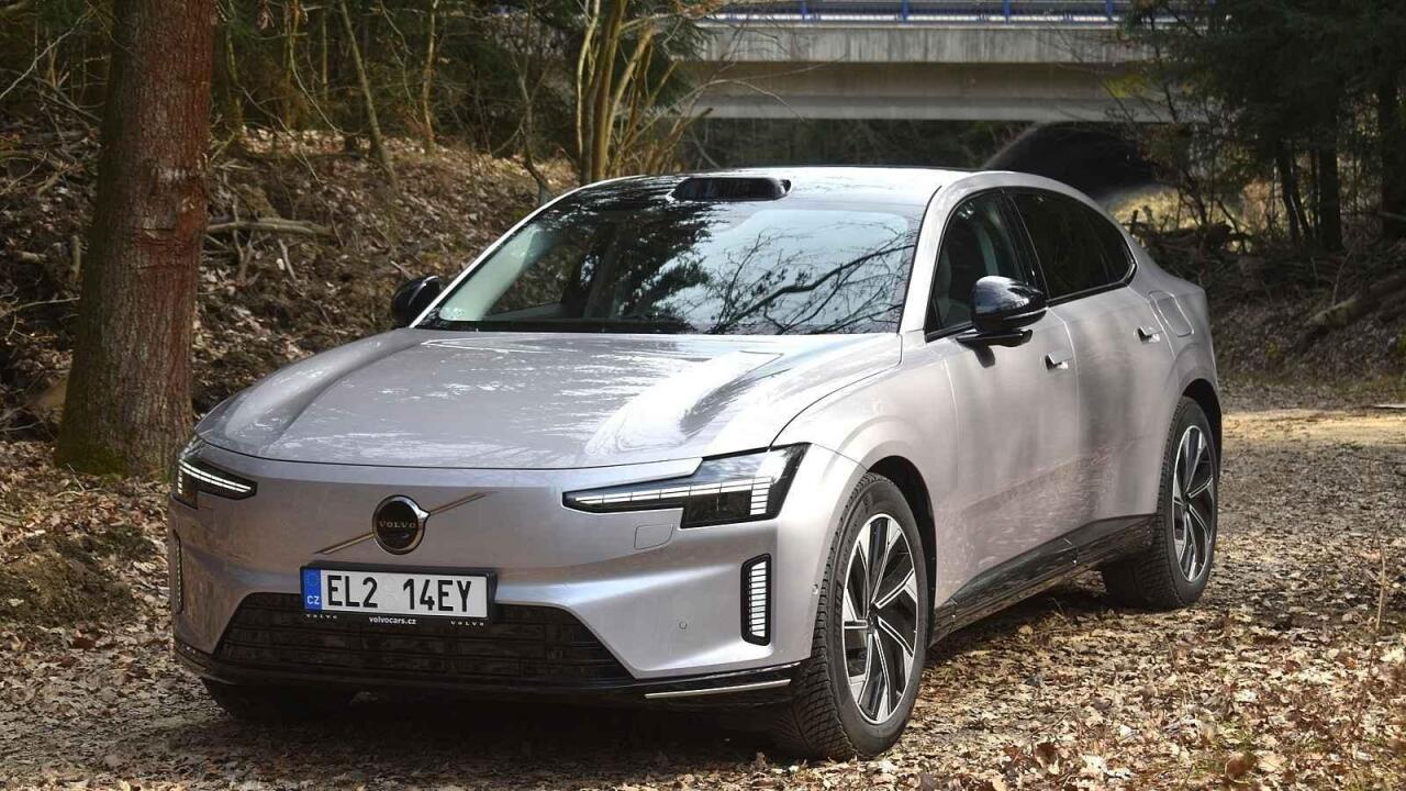 Fotka článku - První svezení s Volvem ES 90. Kusy pro zákazníky budou vypadat trochu jinak