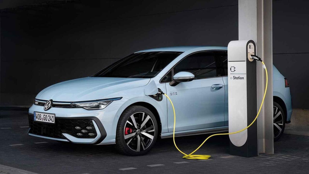 Fotka článku - Dvacet nejlevnějších nových aut s plug-in hybridem. Která nedávno zdražila?