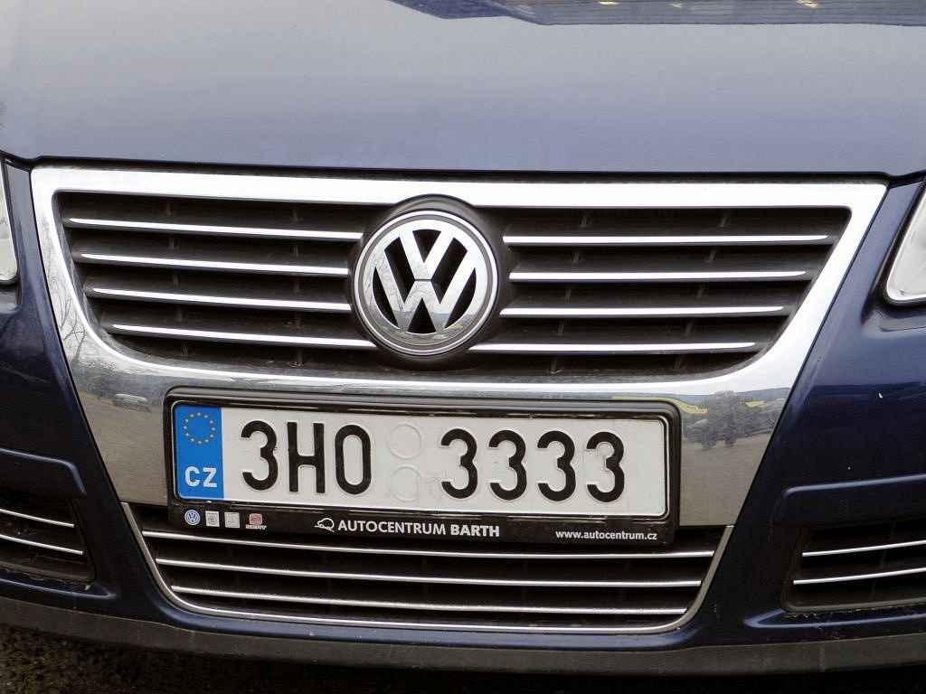 Fotka článku - Změny na silnicích: SPZ nebude patřit autu. Řidiče čeká konec červených nálepek