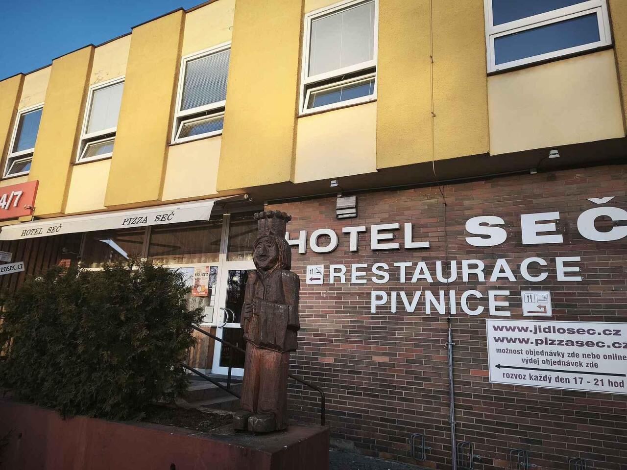 Fotka článku - Smažák na pizze? Restaurace vytvořila šílenou kombinaci, kterou ale Češi milují