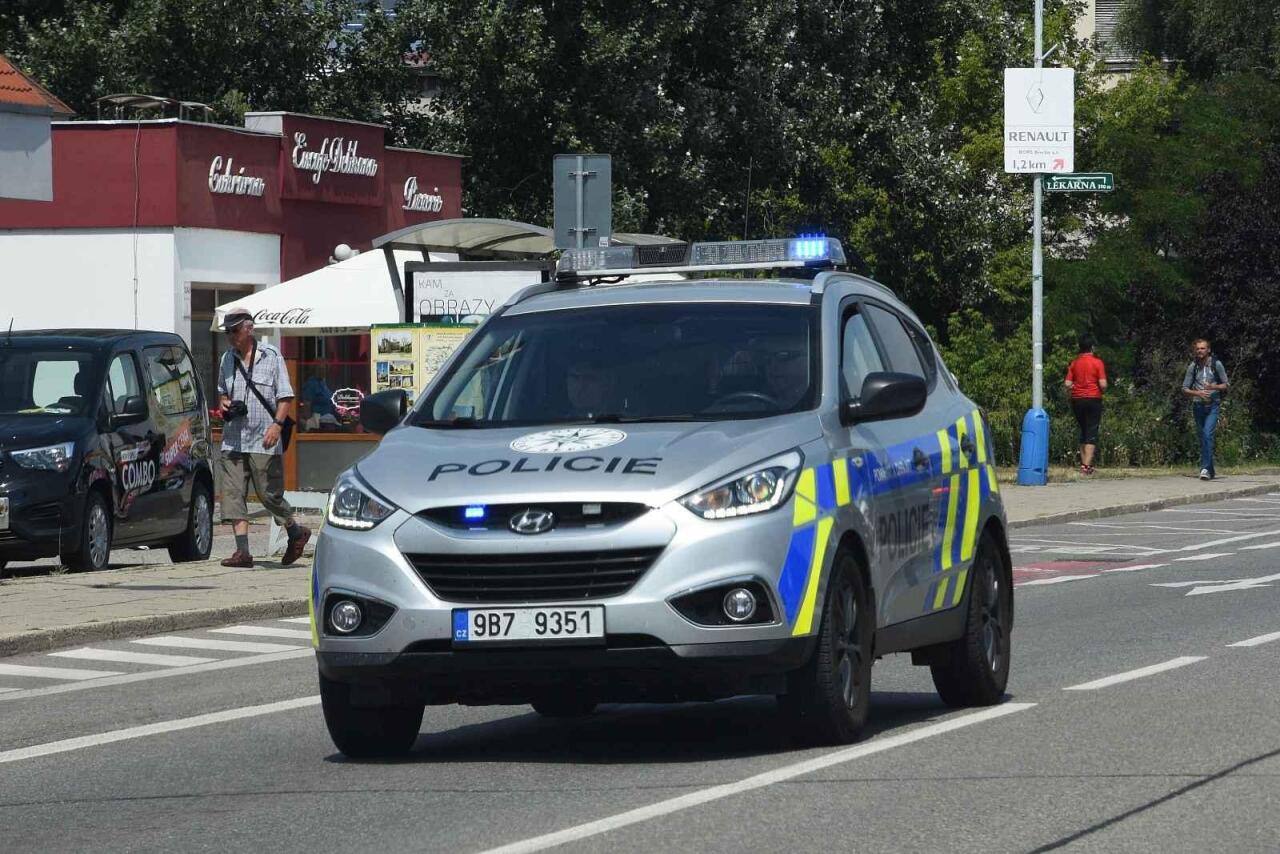 Fotka článku - Zákaz řízení a pokuta 70 000 Kč: Častý nešvar řidičů trestá policie tvrdě