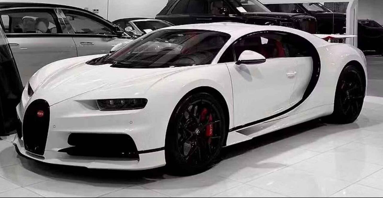 Fotka článku - Bugatti Chiron se právě prodává v Česku. Cena je stejně extrémní jako jeho výkon