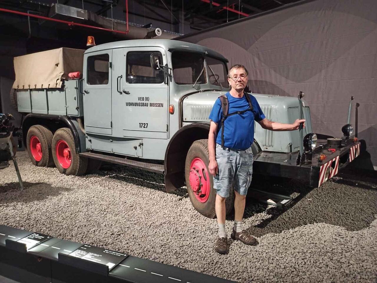 Fotka článku - Zapřáhnout za ni šlo třeba loď. Tatra 141 byla úžasný náklaďák