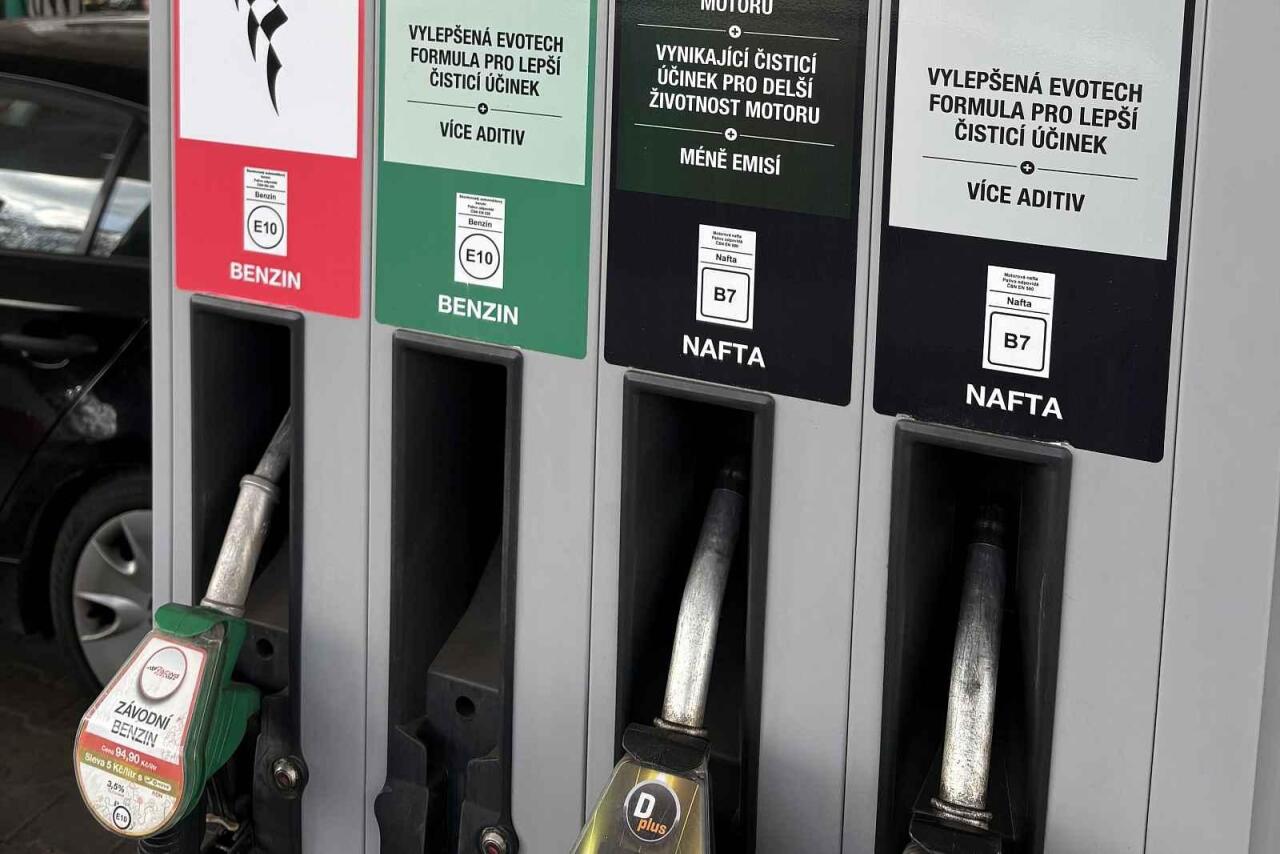 Fotka článku - Drahá paliva mění trh s auty: Diesel už netáhne, Češi chtějí benzin či elektro