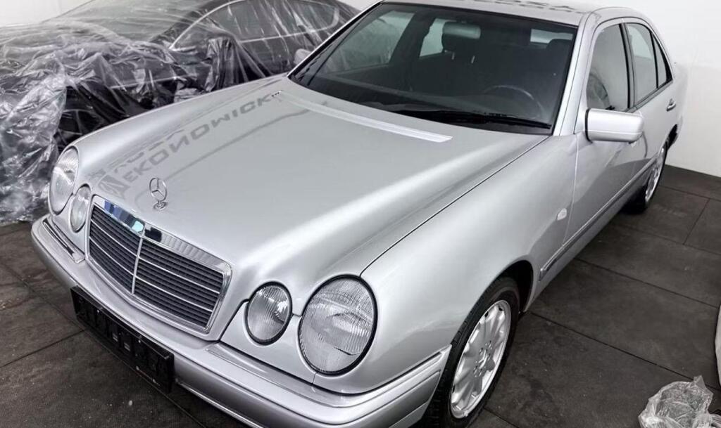 Fotka článku - Mercedes-Benz E 200 Kompressor W210: koupit zachovalý kus za 200 tisíc korun?
