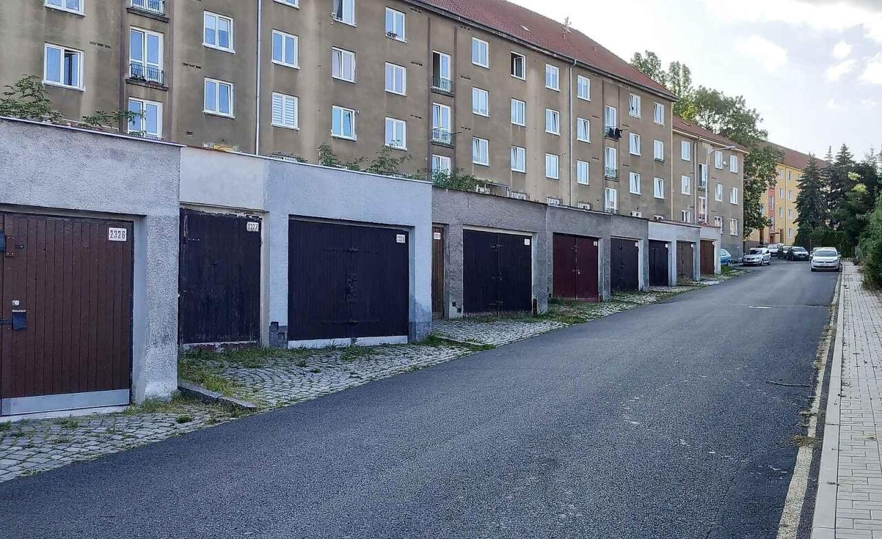 Fotka článku - Garáže zdražují napříč republikou, poptávku po nich žene i elektromobilita