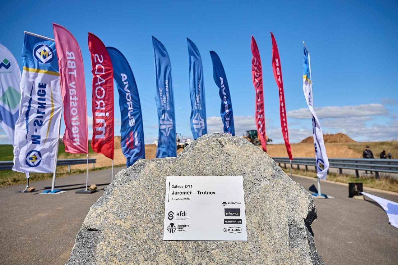 Fotka článku - Dálnice D11 míří k hranicím: Stavba za miliardy zrychlí cestu do Polska