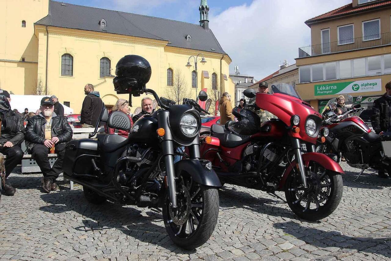 Fotka článku - Auto-moto akcí přibývá. Veterány, motorky, srazy, mistrovství i burzy