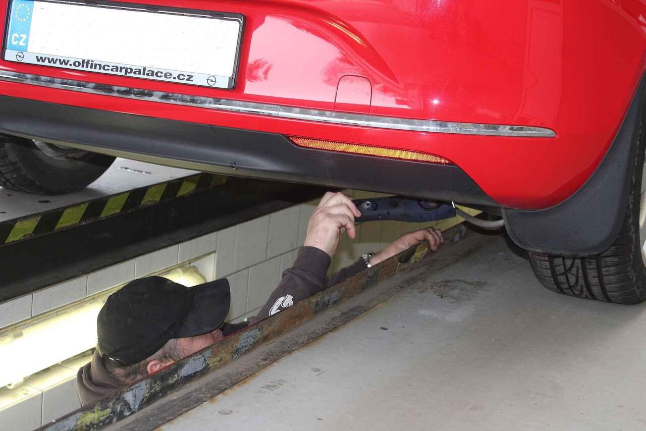 Fotka článku - Vypínání start-stop systému a asistentů? Řidiči mohou mít problém u STK