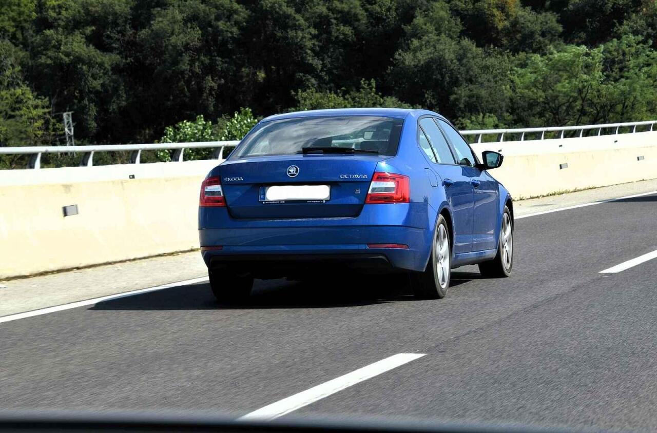 Fotka článku - Zadní stěrač škodovky stírá sám od sebe? Tuto funkci v autě nechápe mnoho řidičů